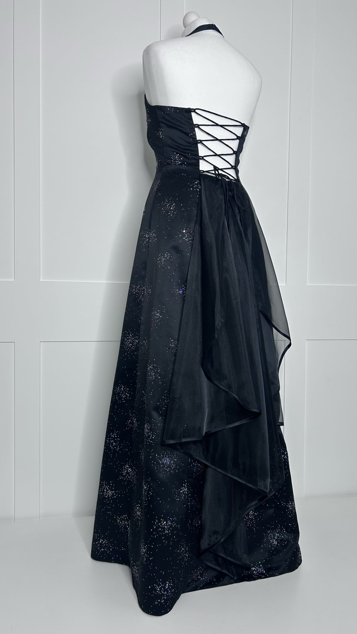 🖤stunning vintage 1990s prom dress🖤, Available to buy now on Etsy or Depop , www.depop.com/vintageenvogue, vintageenvogueshop.etsy.com, #promdress #graduationdress #formaldress #morganandco 