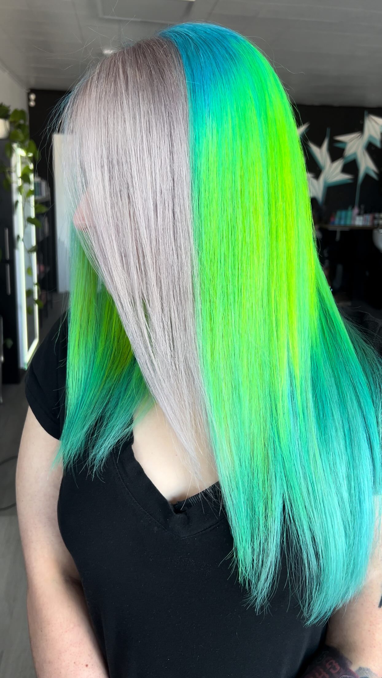 E L E C T R I C ⚡️ Global Retouch | Ultra Lightener & 10vol Diminishing ...