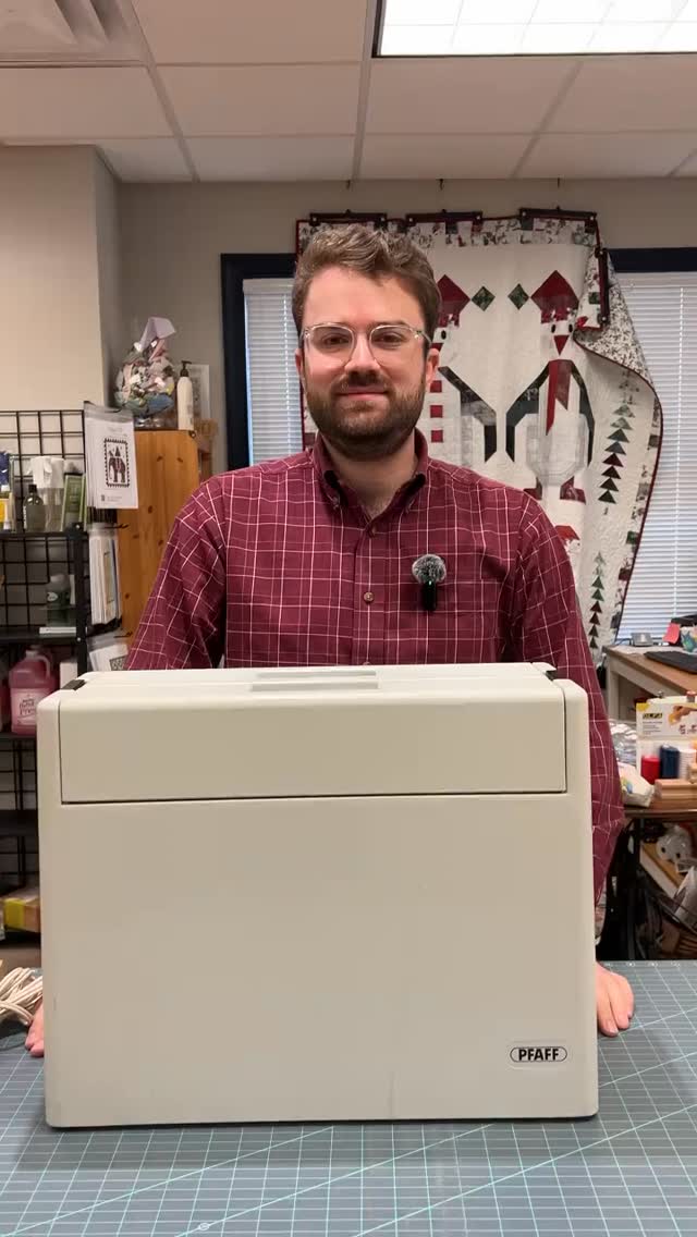 🎥 Vintage machine spotlight! Will talks all about the iconic Pfaff 1222 ...