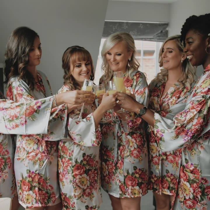 ♥️ Wow.... we love seeing our brides on the big day! Robyn got married ...