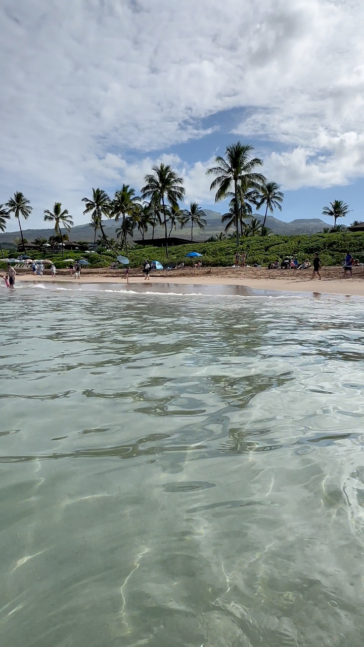 Maluaka Beach 🌺 Maui, Hawaii 🏖️ • • • #Tropical #island#paradise # ...