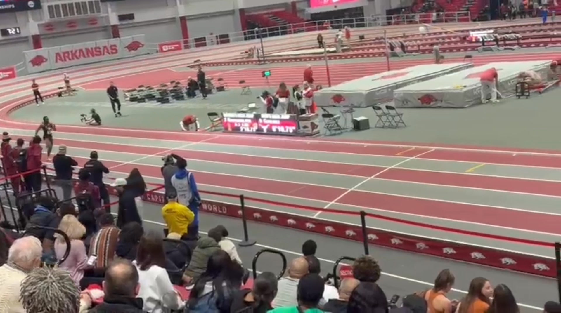 Adaejah Hodge’s 22.53 seconds Razorback Invitational 200m record ...