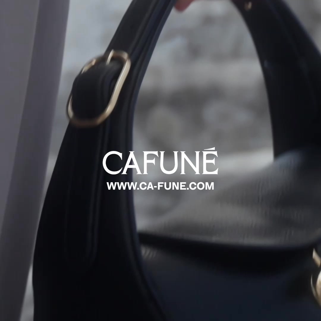 Cafuné 初の柔らかいレザーバッグ Drop Duffel。コロンとした形と