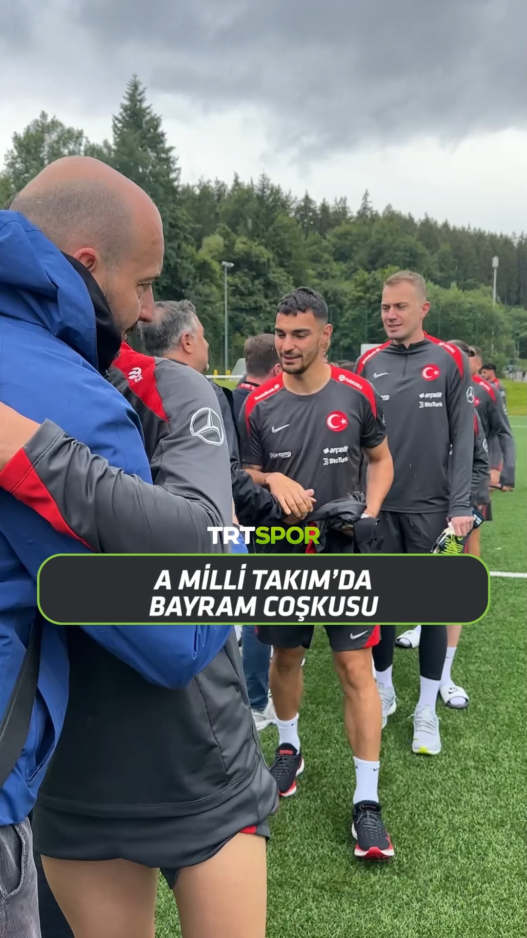 EURO 2024 TRT'de | 🗣 TRT SPOR ekibinden Veli Yiğit, İngiltere-Sırbistan ...