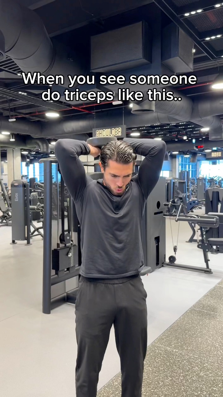 When you see someone doing a standing overhead triceps extension… 👀It’s ...