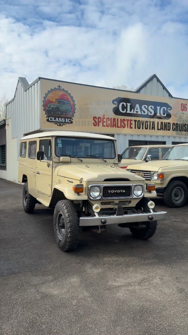 Magnifique ce FJ45 TROOPY, configuration d'origine ! 🚨 #toyota