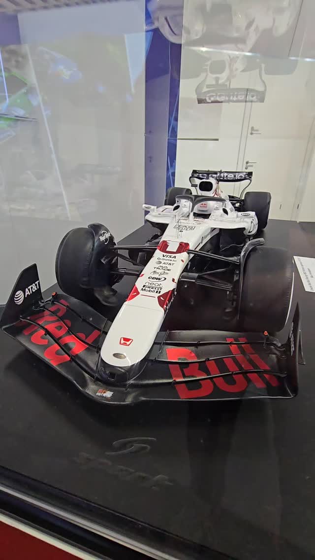 Spark 1/8 Red Bull Racing RB21 No.1 Oracle Red Bull Racing Winner