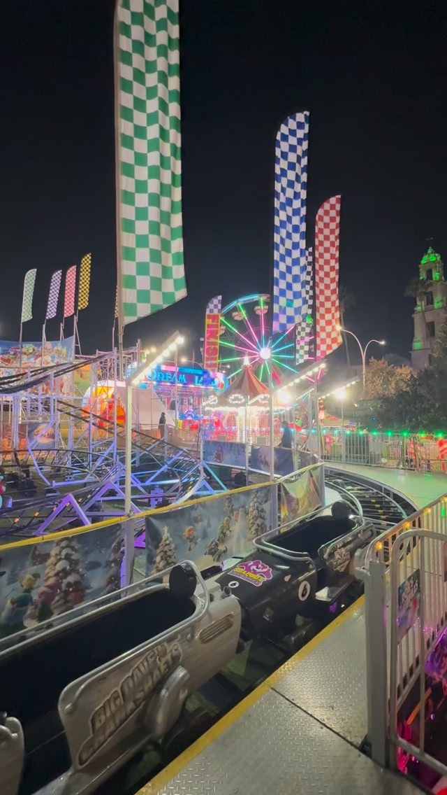 🎅🎢 Pure holiday thrills in downtown Riverside! Santa’s Racers Roller ...