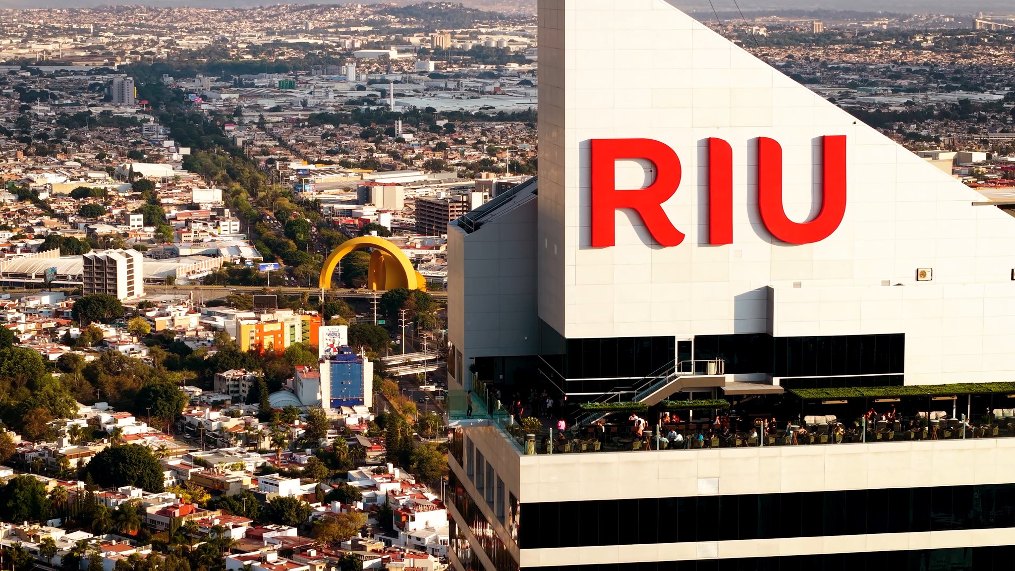 El bar más alto de Guadalajara es el 360° Rooftop Bar, ubicado en el ...