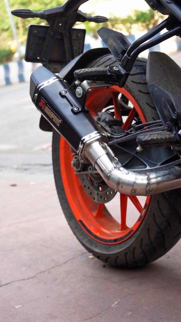 Akrapovic Exhaust on Duke 200 – Sound That Hits Different Raw
