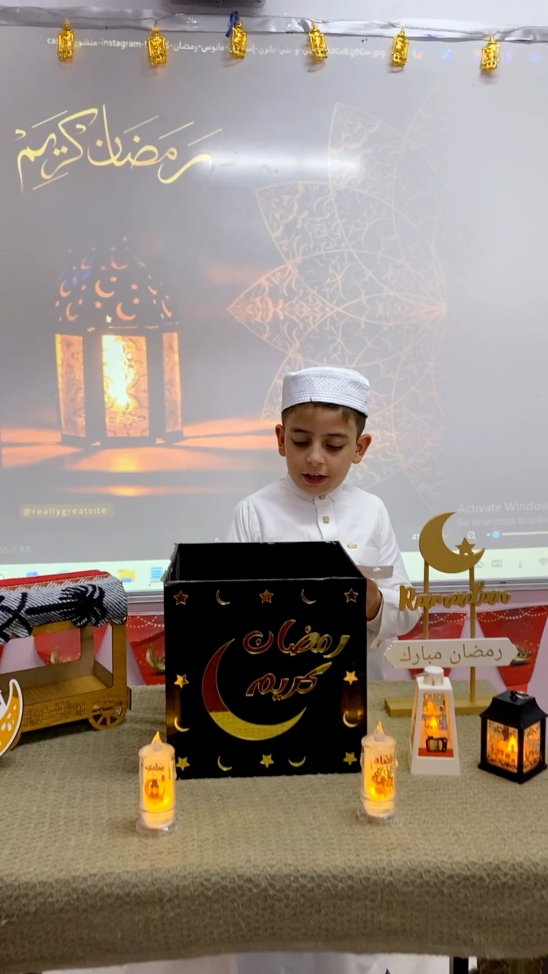 مع نسمات شهر رمضان المبارك، نسأل الله أن يملأ قلوبكم نورًا، وأيامكم ...