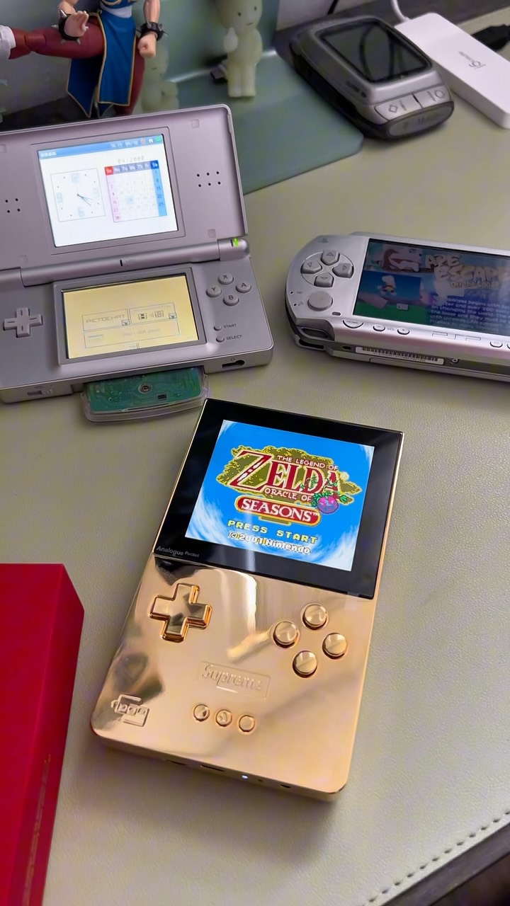 Full review on Supreme gold Analog Pocket #supreme #analog