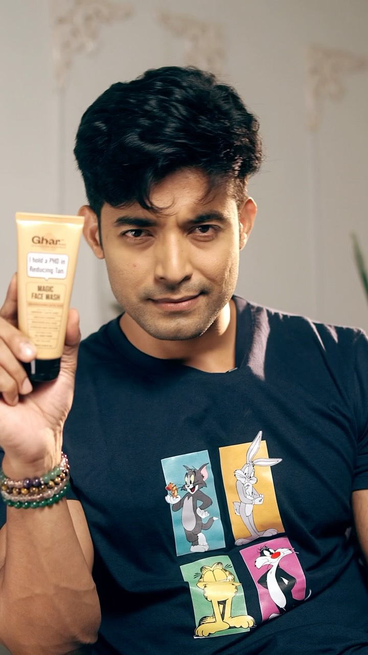 Healthy-looking skin starts with the right cleanse. ❤️, Refresh your skincare routine with Magic Face Wash. Enriched with the goodness of Saffron, Lactic Acid & Glutathione, it gently helps minimize 