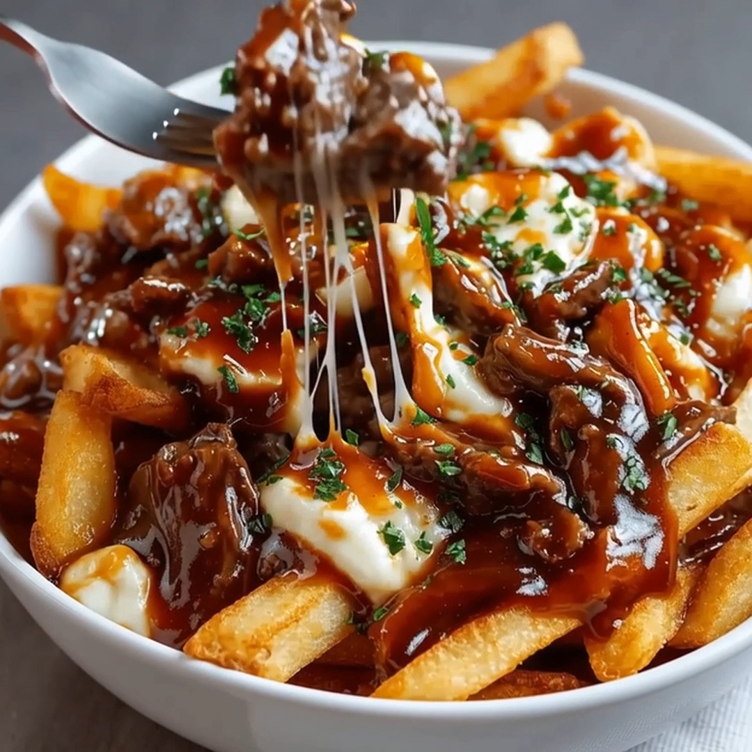 Poutine sauce barbecue au bœuf Une version ultra gourmande et ...