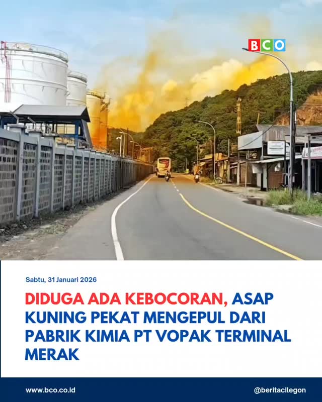 Diduga ada kebocoran, asap kuning pekat mengepul dari pabrik kimia PT ...