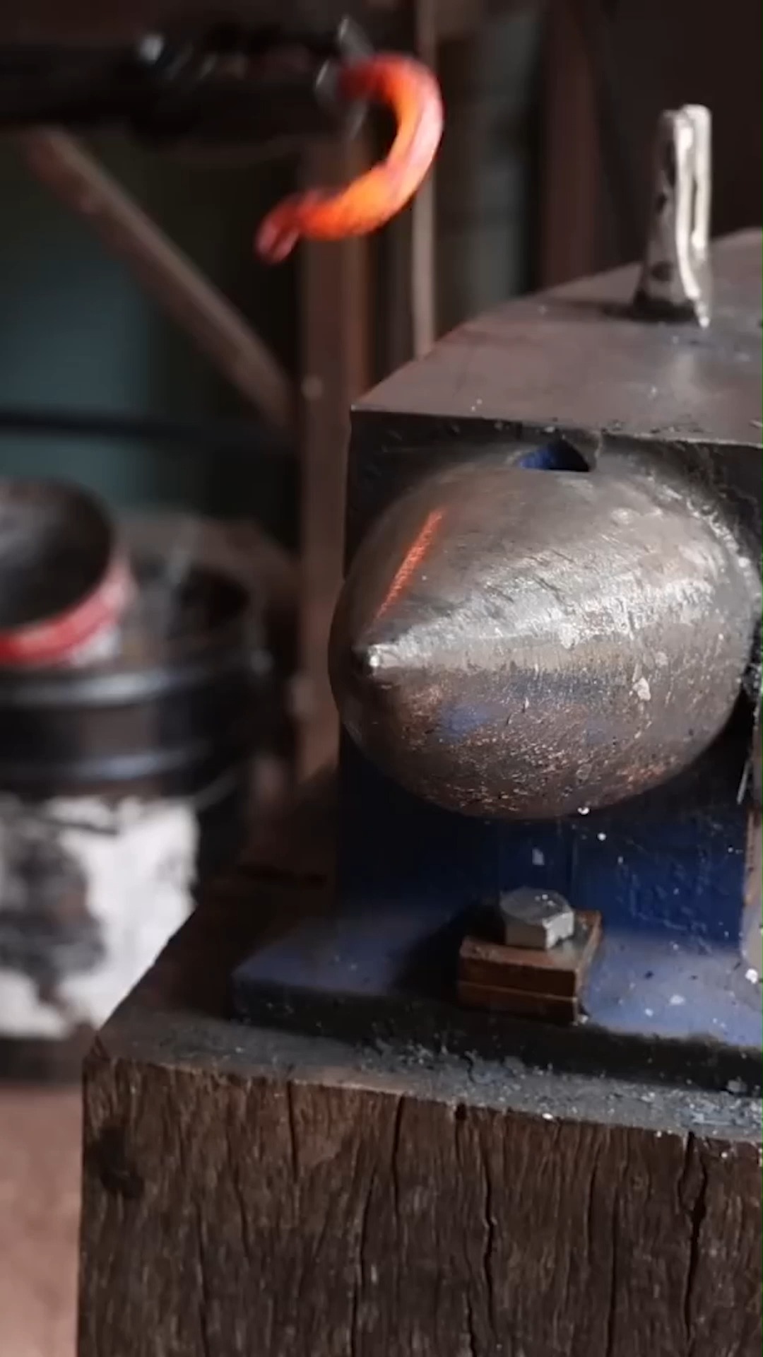 Forging a Bending Fork From Unknown Scrap | Black Bear Forge | Facebook