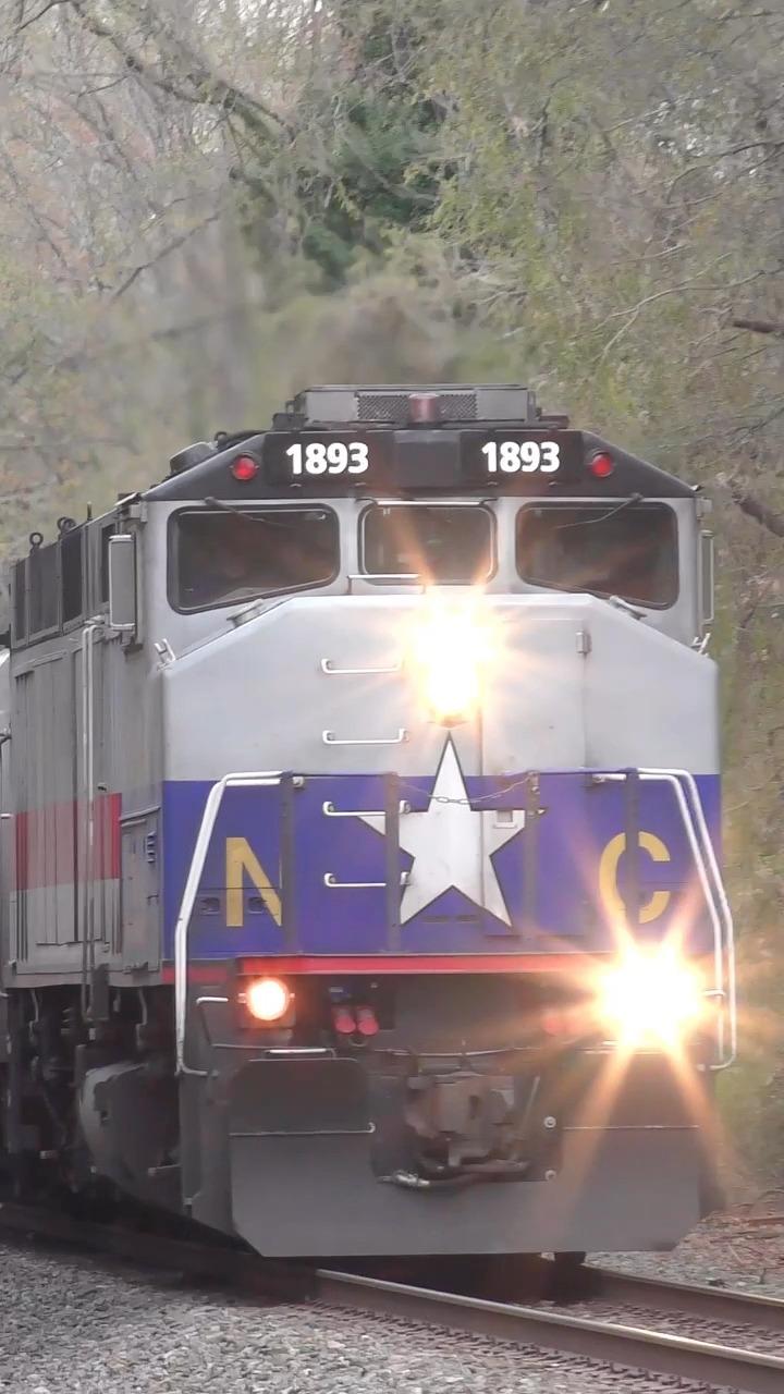 Amtrak Piedmont Train 72 in Mebane, NC at Track Speed #Amtrak ...