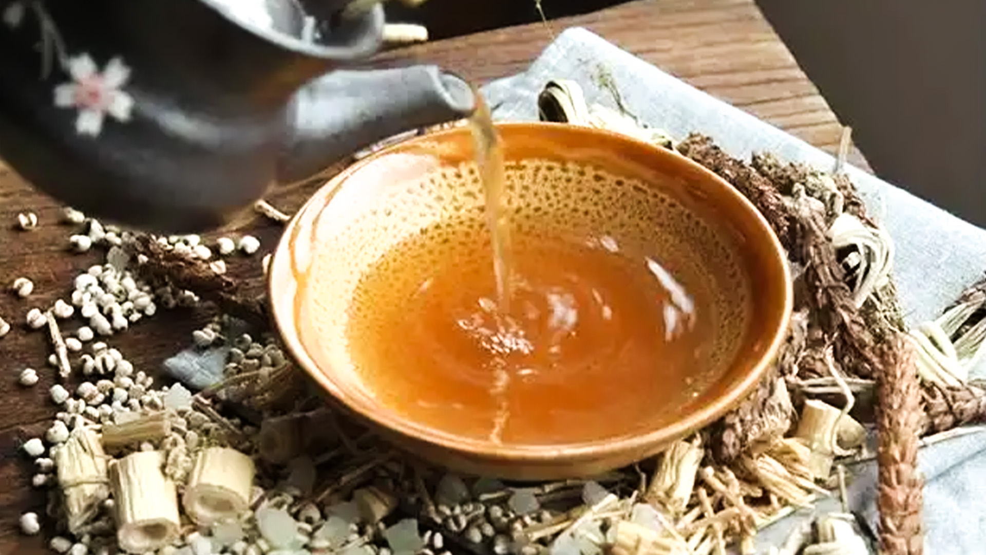 粵菜之涼茶！還有評分比北京豆汁還低的飲料，你最喜歡哪一款？ #老廣的味道 #美食 #粵菜 | 老广的味道 | Facebook