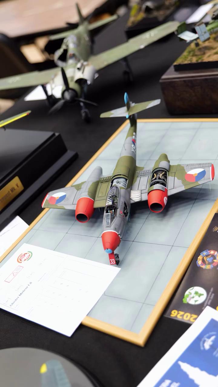 A jet-age pioneer ✈️ What a stunning build of our Gloster Meteor