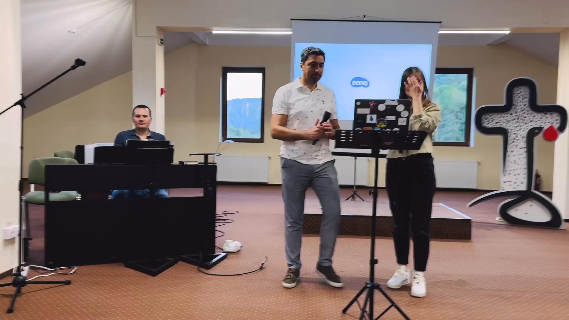 prietenul-mp-ratului-adina-i-beniamin-sisu-pianistul