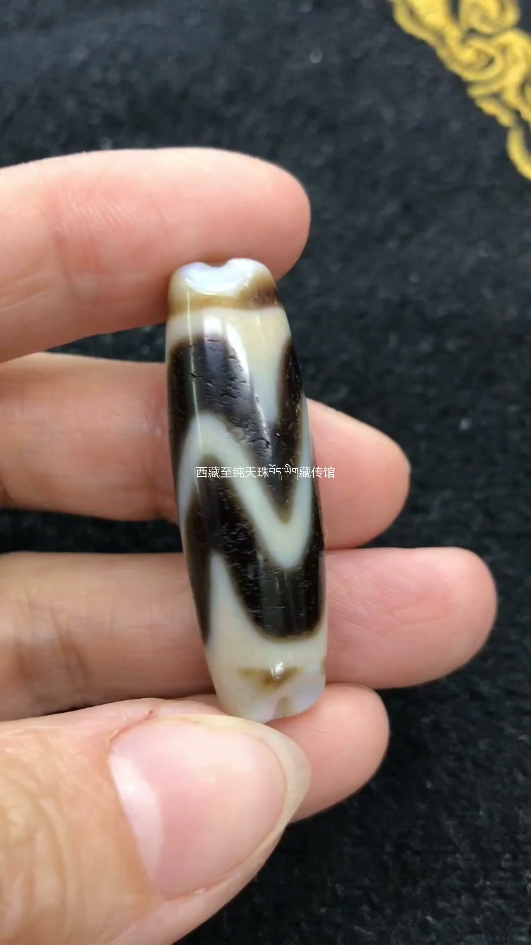 古图收藏级至老矿金刚虎牙天珠非常罕见的古图天珠，至纯级别，可遇不可