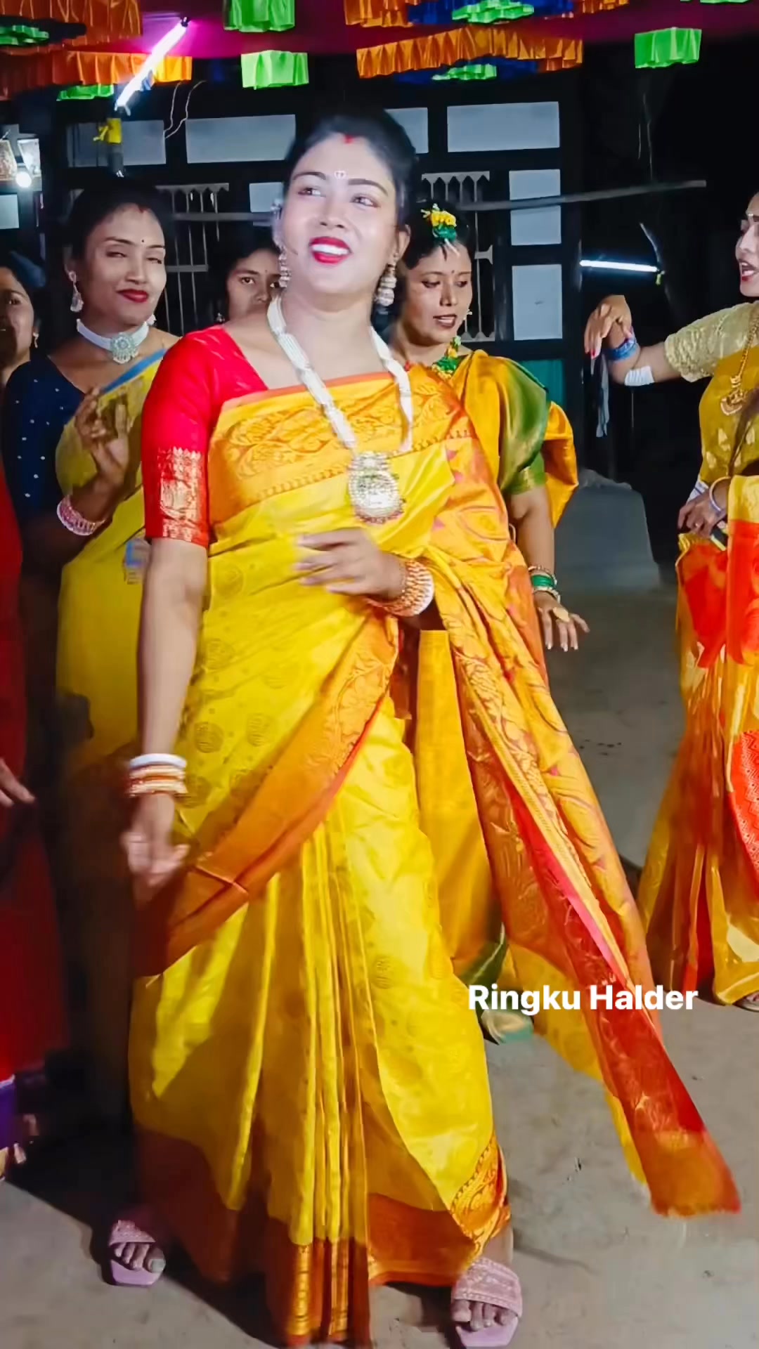 বিয়ের কনেকে নিয়ে একটু ডান্স 🥰🥰 | Ringku Halder | Facebook