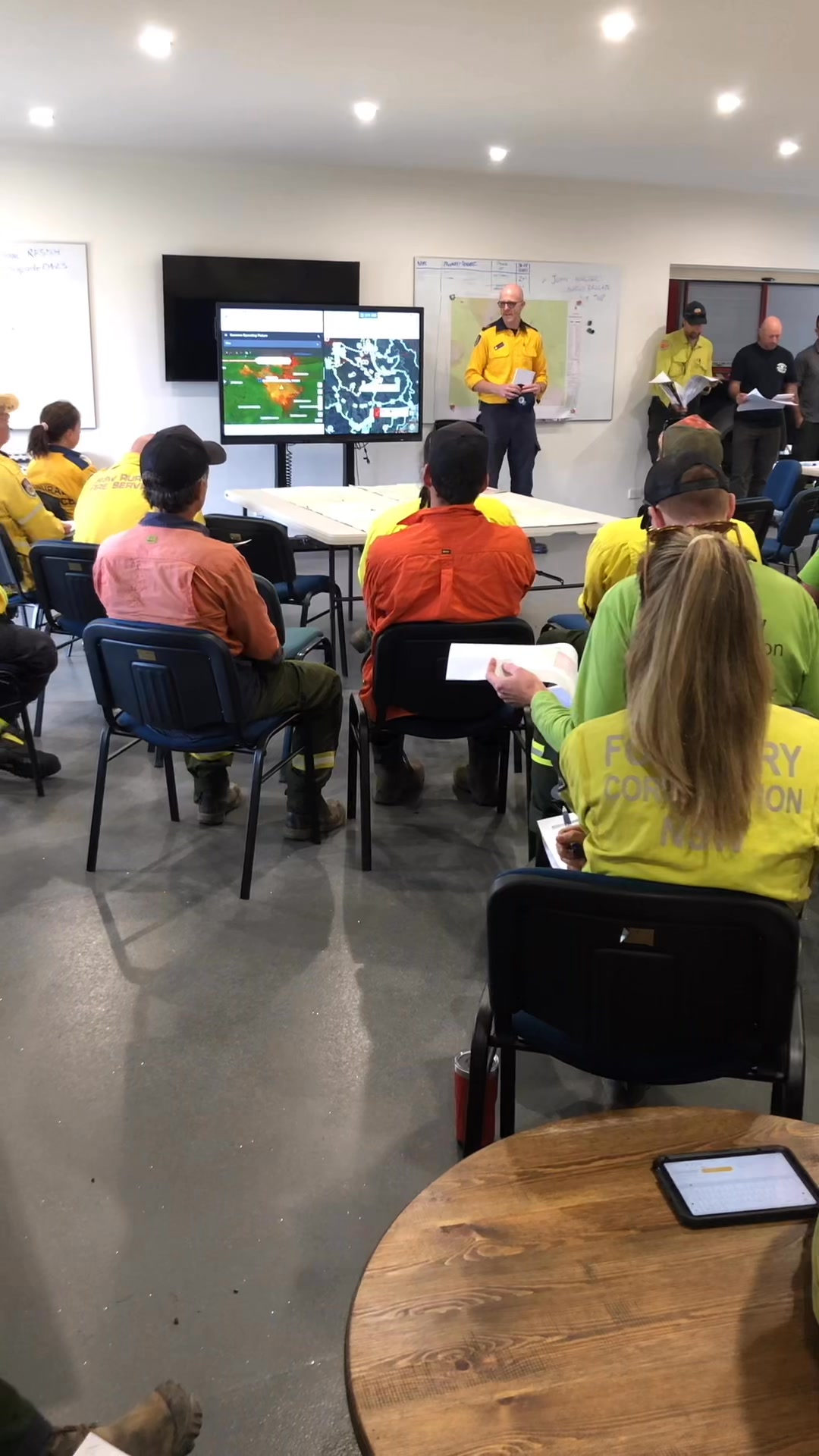 Around 100 RFS, National Parks and Forestry Corporation fire fighters ...