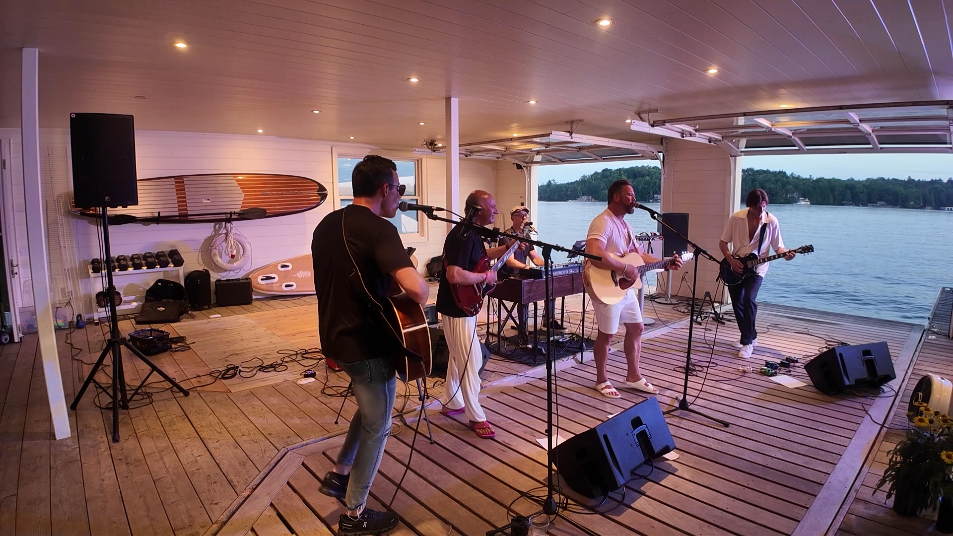After a long week on the road there is nothing like a little boat house ...
