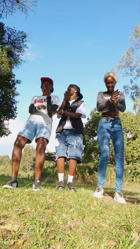 Out and about, tryna dance in nature 🥳😄 | Trizan Terry