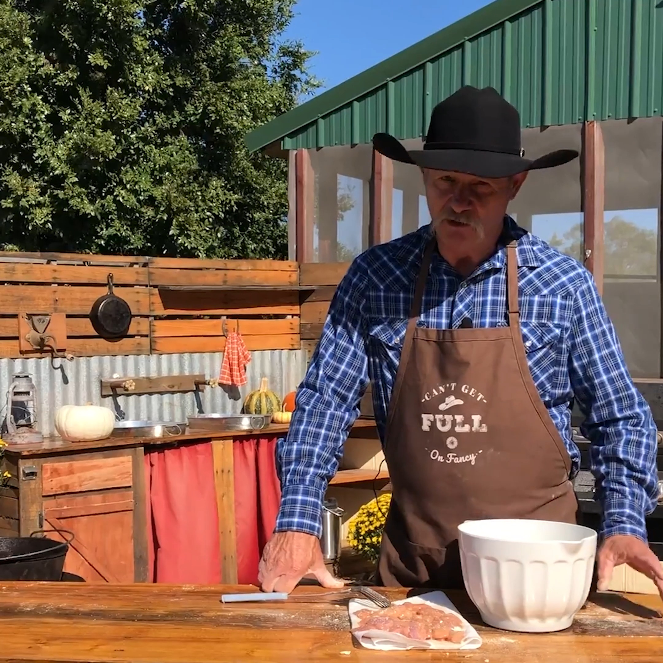 Creamed Beef on Toast! | Old Fashioned Cowboy Cooking! 😱 | By Kent ...