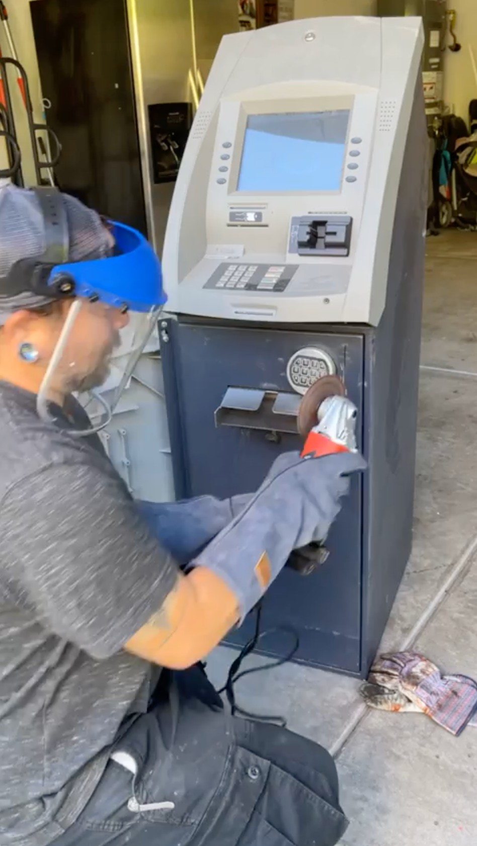 How much money is inside this old atm we bought? | The Anna Show | Facebook