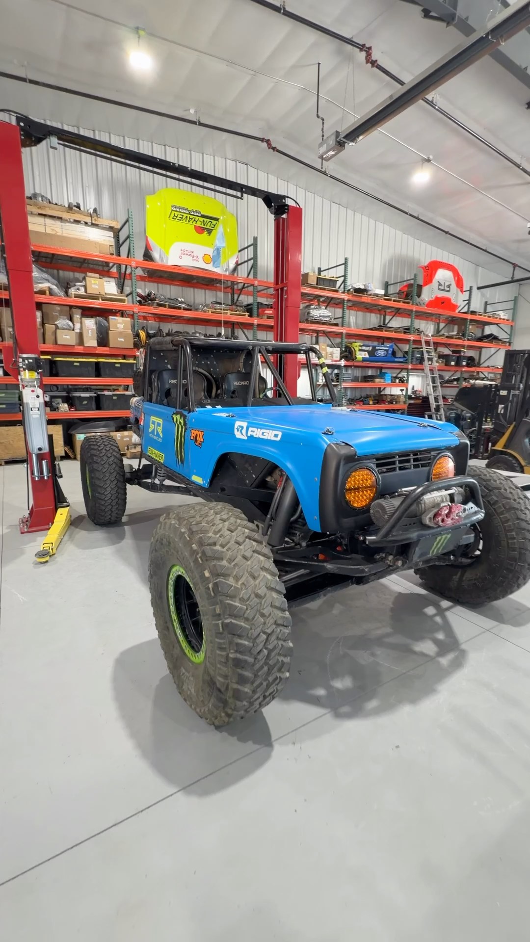 Let's check in at the shop on a Friday! | Loren Healy