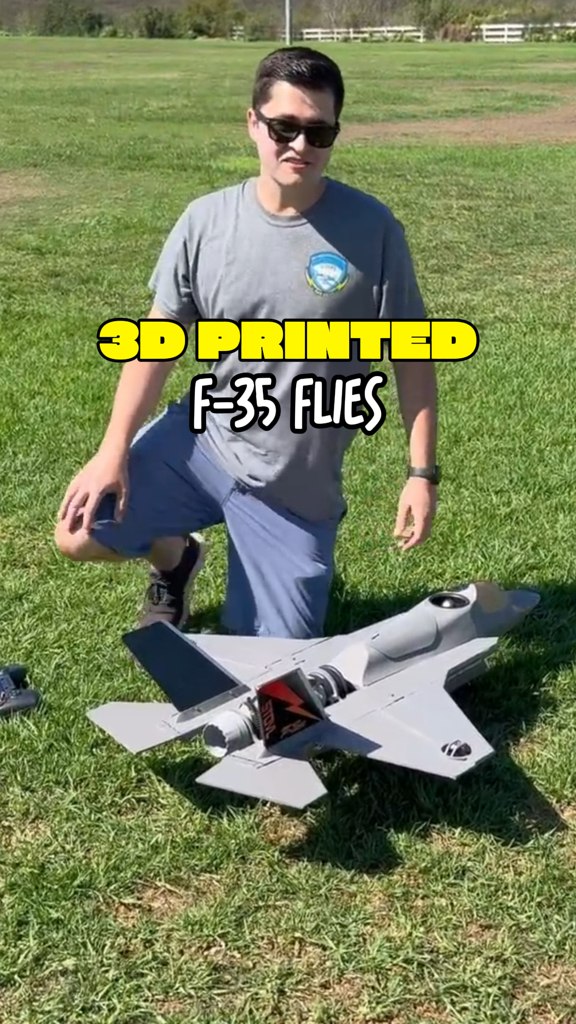 Jaysrcgarage - This is a fully functional RC F-35B, and... | Facebook