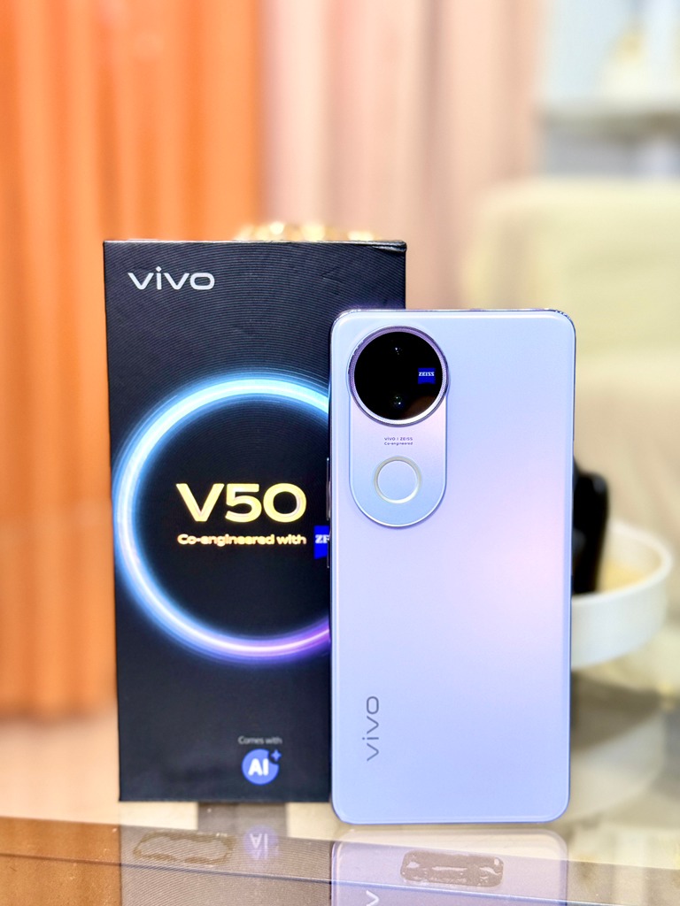 GadgetSnaps | vivo V50 📷: Vincenz Lee Review 👉 bit.ly/42bMQ89