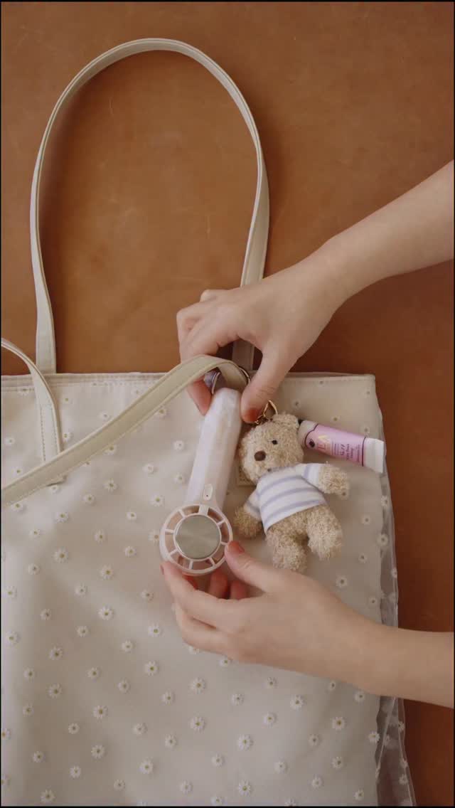 ピンクのアイテムとおでかけ👜💖 ピンクのマーブル模様が可愛らしい
