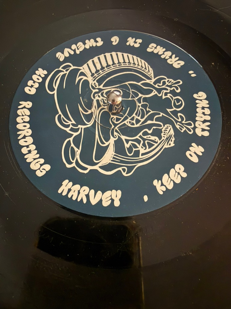 Harvey / Idjut boys - Noid 001 Keep on tryin : 1996 Noid records