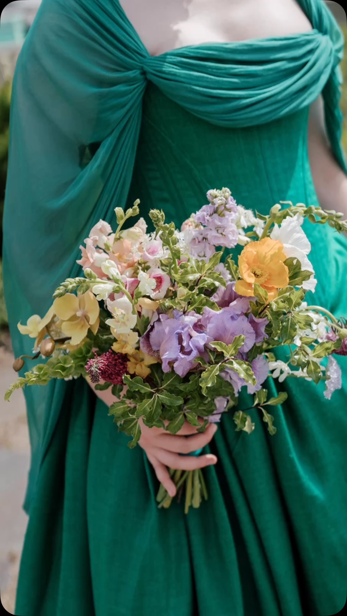 Our lovely bride Sarah wears our Marie Antoinette stays ( with no tabs or straps) and matching full skirt in gorgeous emerald green Silk Matka. Congratulations to the beautiful couple! 💚💚💚#custombride 