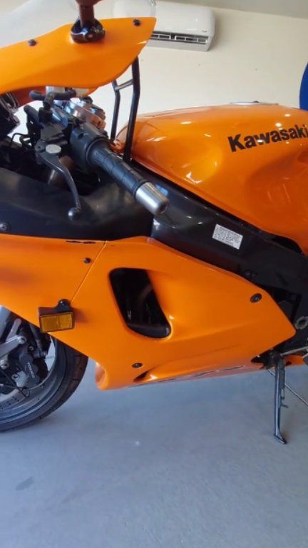 If the Kawasaki Ninja ZX-7R headlights are not working, the first