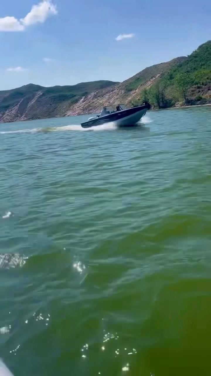 Actual footage of me trying to get off the lake before the Tap kitchen ...