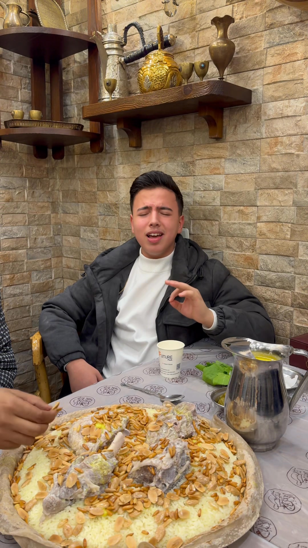حي الله أيمن الشطي وفنانا الصاعد زيد القواسمي نورتونا في أصول الإبداع ...