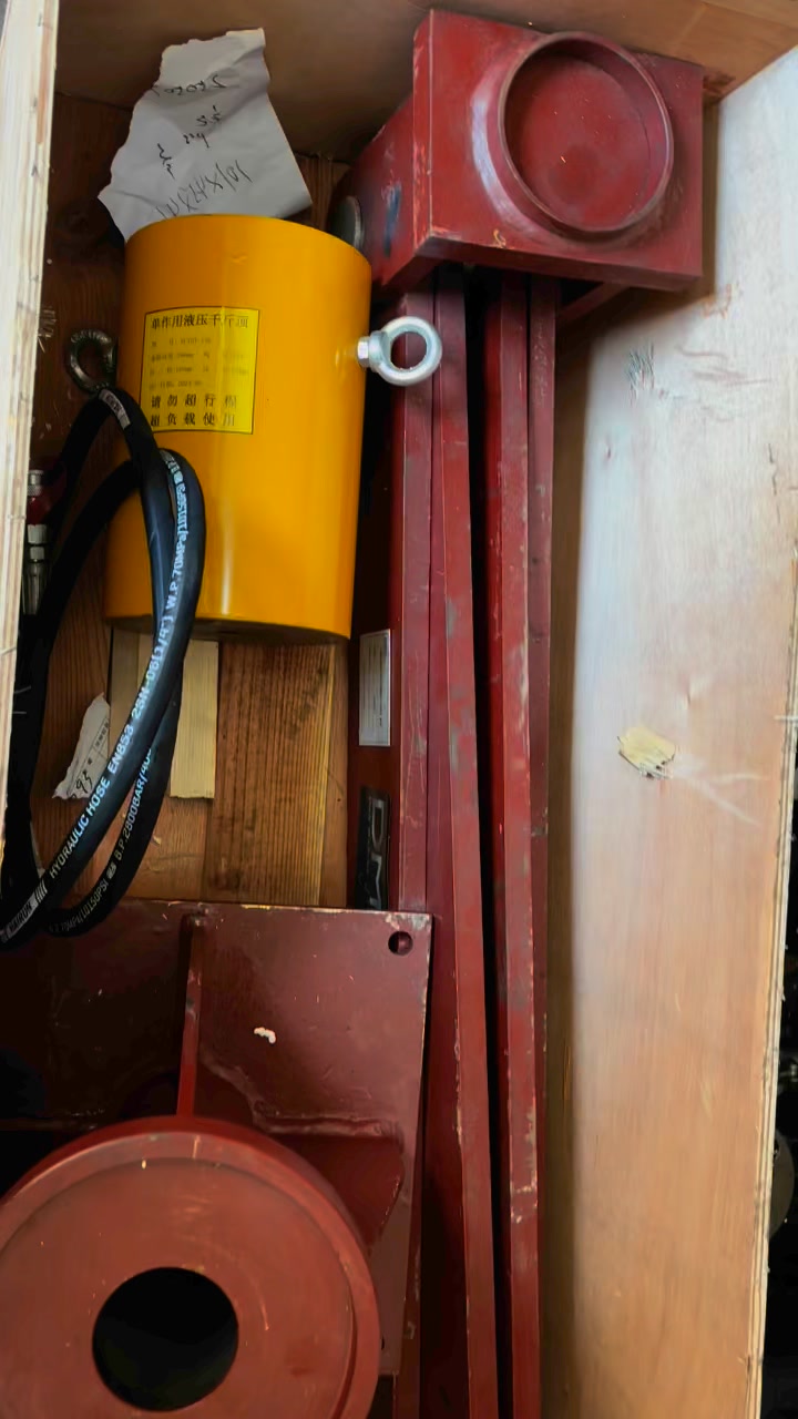 The Pressure Gauge used for the BRAKE HOLDING CAPACITY (BHC) Test Kit ...