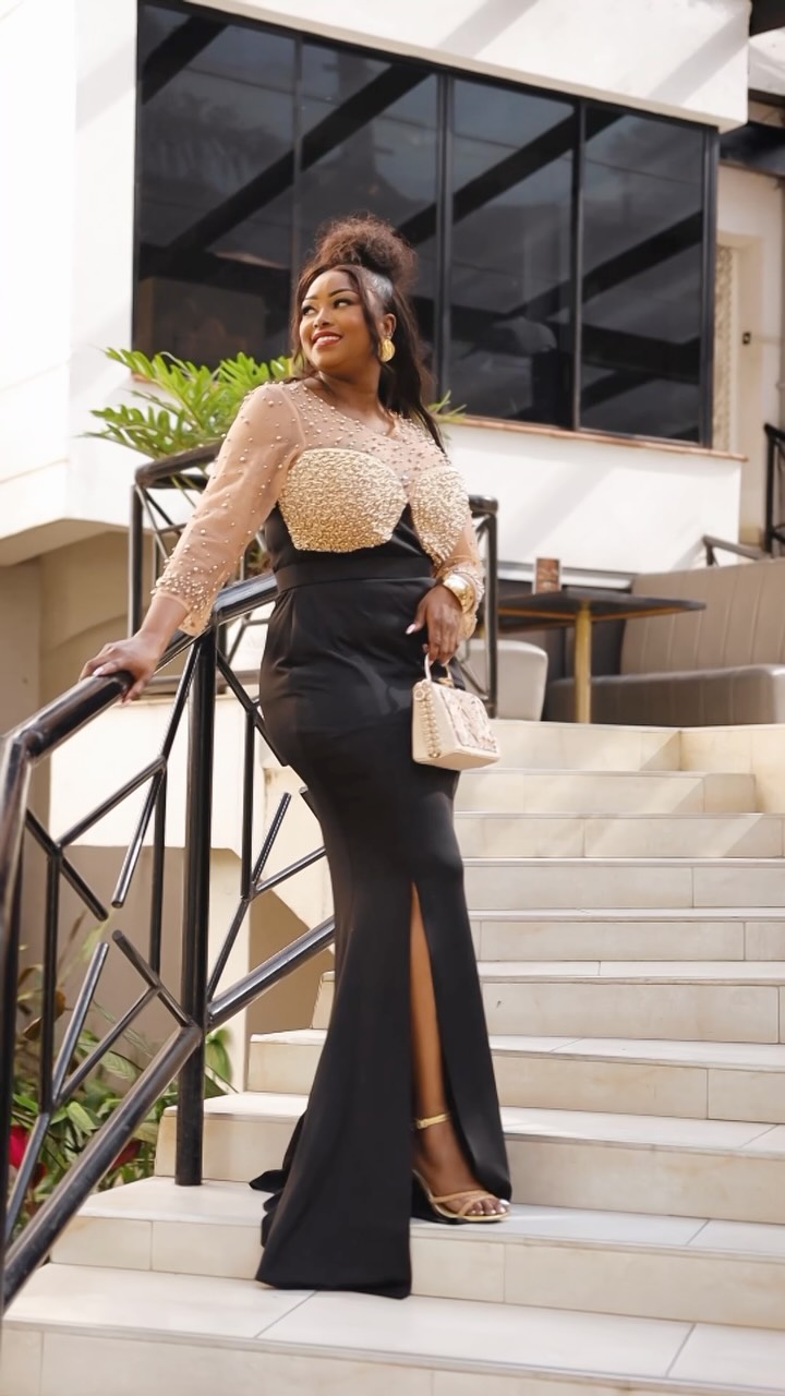 classy black and gold dress The weekend is here with us 👌🏾👌🏾🔥looking for an event dress? We got you covered, elegant gown with pearl detailing available size 14-20 kes 18,000. DM or call ☎️ 0735190900 or 0782852779 to Collection:Day Dress
