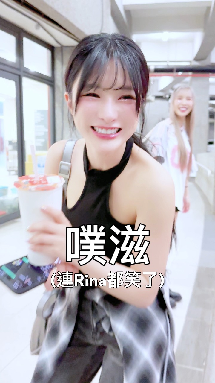 後台直擊 小安第一次的浪Live直播派對 Sharon來訊邀請我們 如果有時間看能否來給小安驚喜 於是我們和Sharon串通好 等現場直播開始 ...