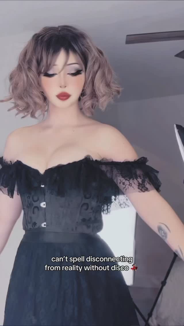 kinda crazy right? 🫢 egirls altgirls altfashion altstyle Ella Graves