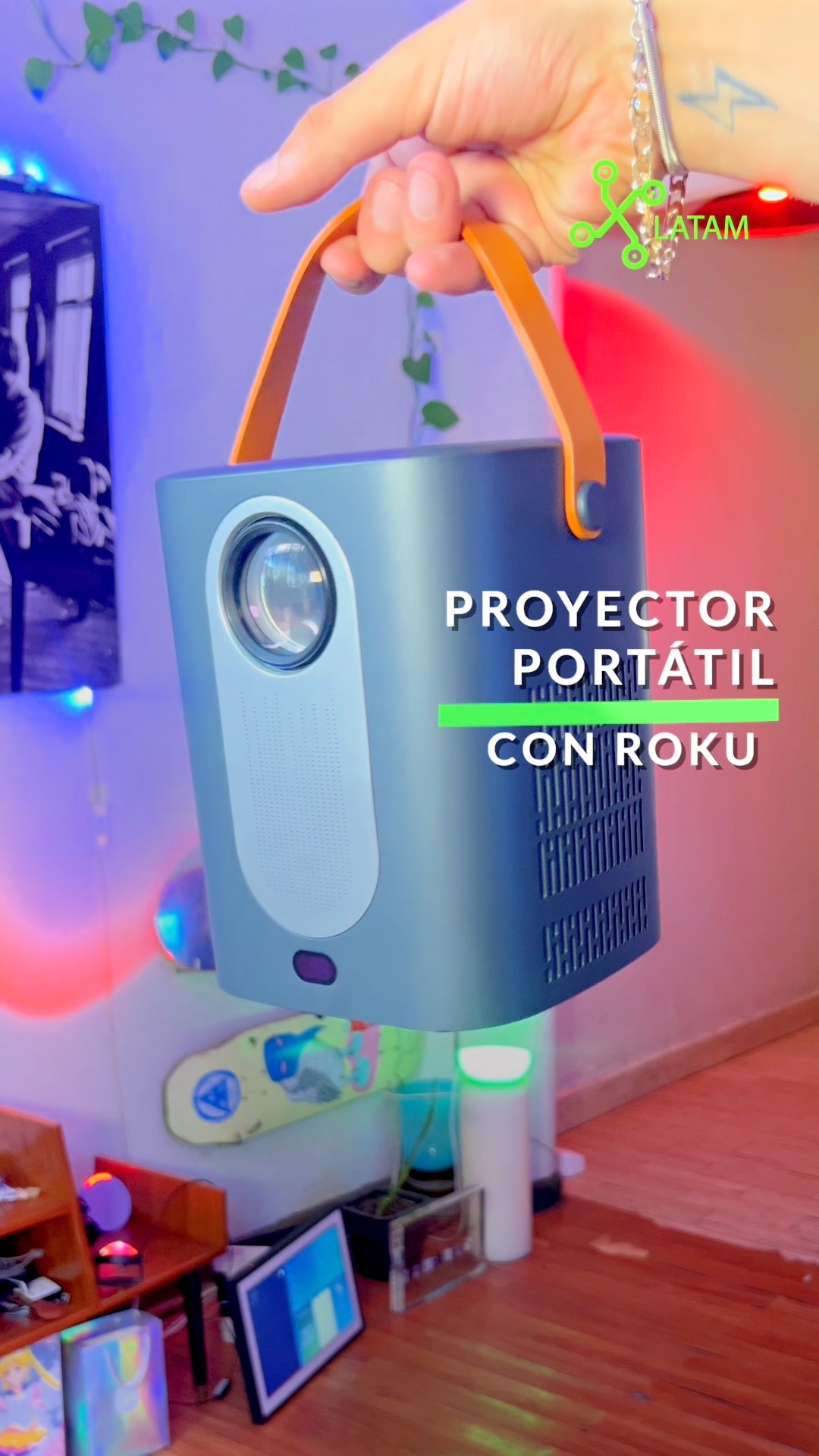 Este combo de proyector Daewoo con Roku Streaming Stick 4K puede ser tu ...