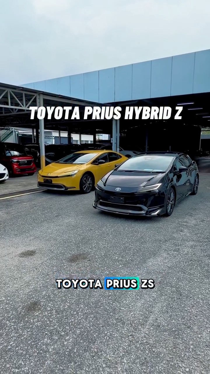 k 様 2024 vs 2023 Toyota Prius Z — Which One Would You Choose? 👀 Two
