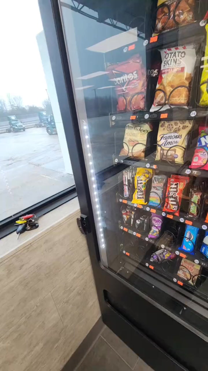 Let's see how much made my this vending machine in last 6 days #fyp # ...