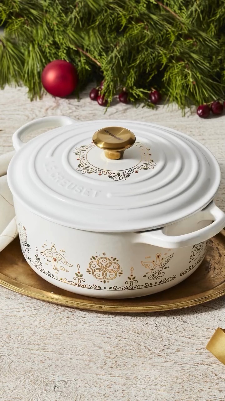 LE CREUSET  2018年Christmas edition ver A charming addition to your holiday table. ✨ The 12 Days of