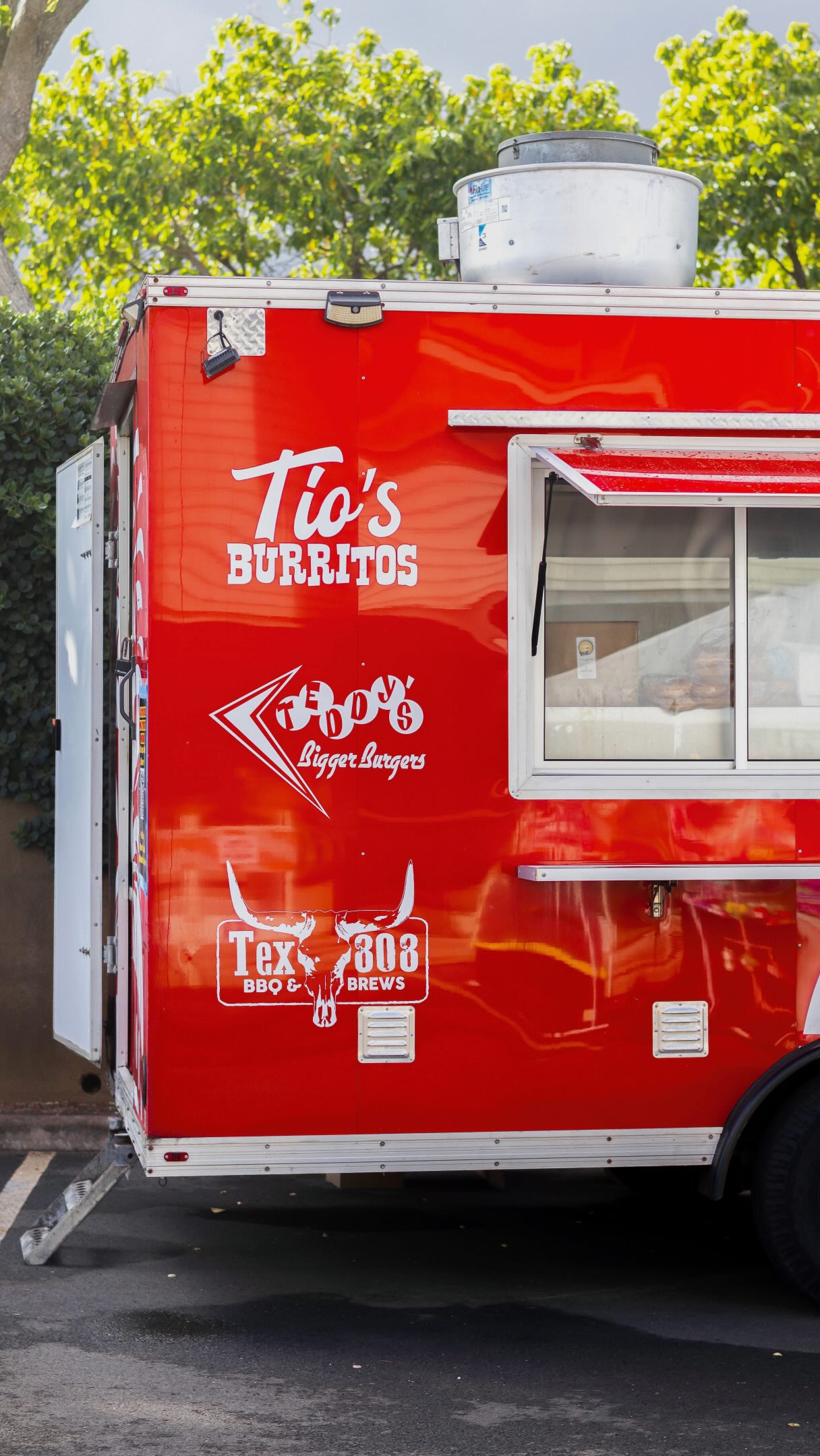 TEX 808 BBQ + Brews | Honolulu Landing HI