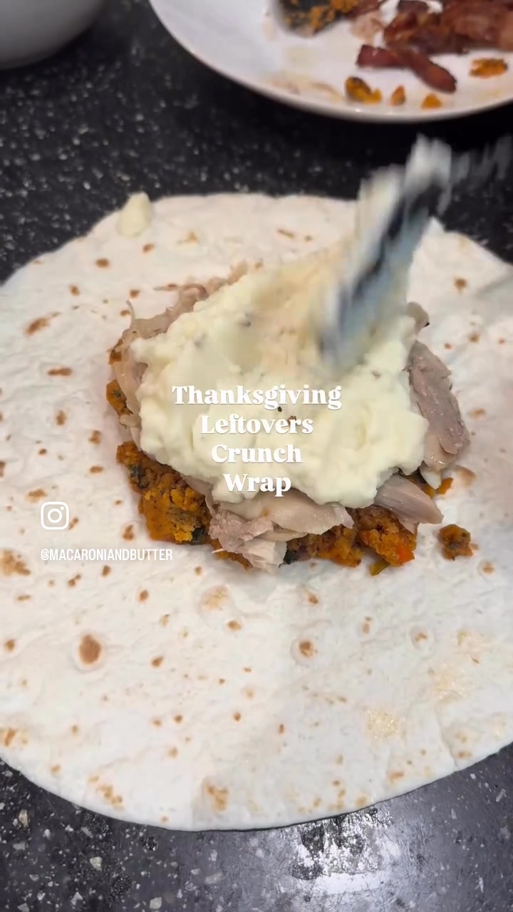 What’s your favorite dish at Thanksgiving ?! Me? Leftovers ...